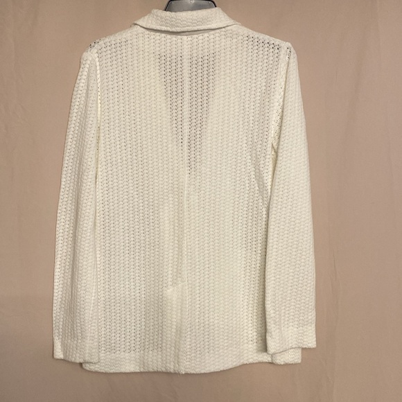 Amina Rubinacci Made in Italy Knit Two Button Blazer. Size 46 Color White - Picture 7 of 10